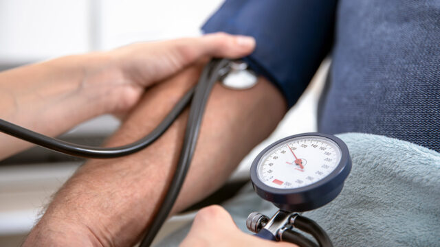 Bluthoch­druck: Jeder Dritte ist betrof­fen